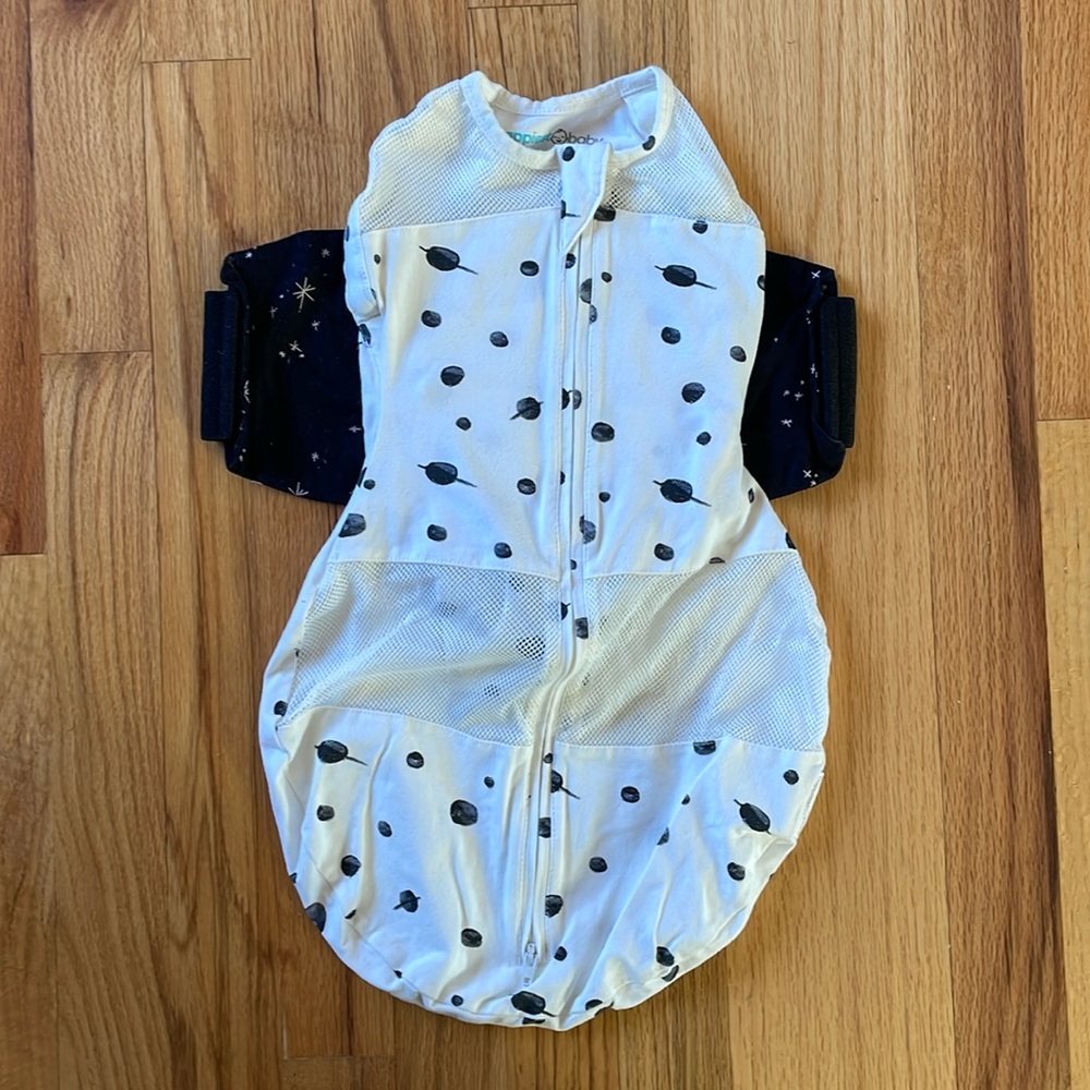 S Snoo Sack - planet print with black wings